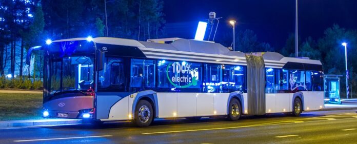 Тестируемый электробус на улицах Таллинна
