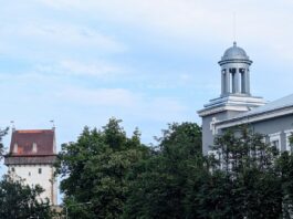 Петровская площадь, ротонда