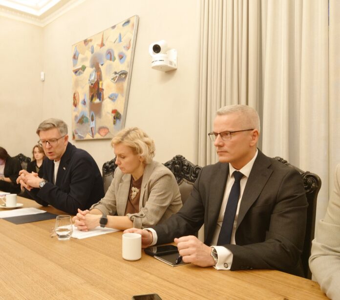 Руководитель полиции безопасности Марго Паллосон Руководитель полиции безопасности Марго Паллосон