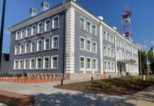 Угрозы взрывами нарвским школам оказались не более, чем запугиванием, но в Кесклиннаскую пришел вполне реальный неадекватный наркоман Кесклиннаская школ