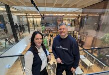 В Нарвской госгимназии на Пушкина с учениками говорят на эстонском не только во время уроков Вячеслав Коновалов и Анастасия Ананина Нарвская госгимназия