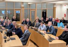 В Нарве приняли бюджет на 2026 год. Пособие по рождению не повысили Горсобрание