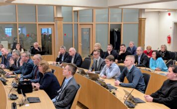 В Нарве приняли бюджет на 2026 год. Пособие по рождению не повысили Горсобрание