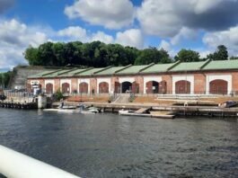 Гребная база