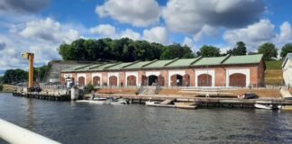 Гребная база