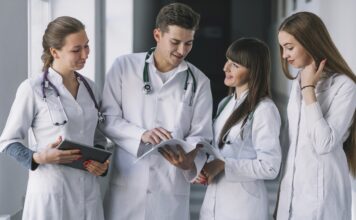 В Нарве расширяются возможности обучения медицинским и социальным специальностям медики врачи