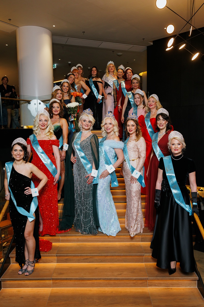 Queen Sapphire World