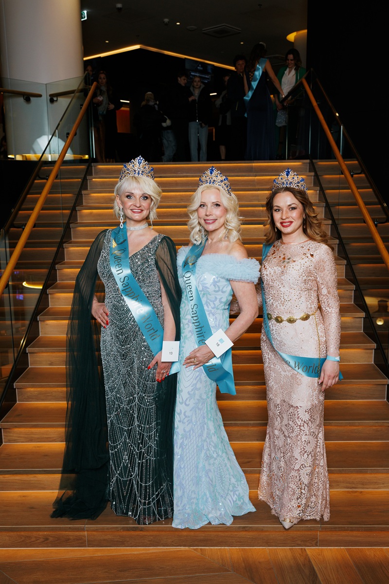 Queen Sapphire World