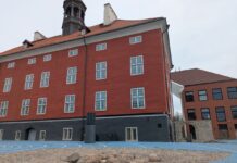 Нарвские фонтаны, Стокгольмская площадь, ратуша