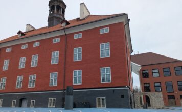 Нарвские фонтаны, Стокгольмская площадь, ратуша