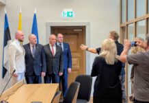 Зарплаты новых руководителей Нарвы вырастут немного позже Новая управа Нарвы