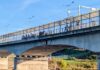 Стоят на мосту. С 30 сентября переход из Ивангорода в Нарву может занять многие часы мост на границе, граница